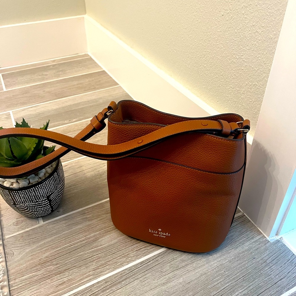 Kate Spade Leila Small Bucket Bag- Warm Gingerbread